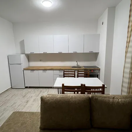 Rroku Apartment *